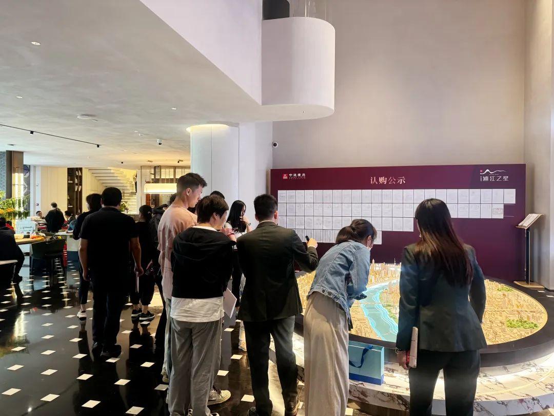 新政落地首周,我們走訪了上海樓市