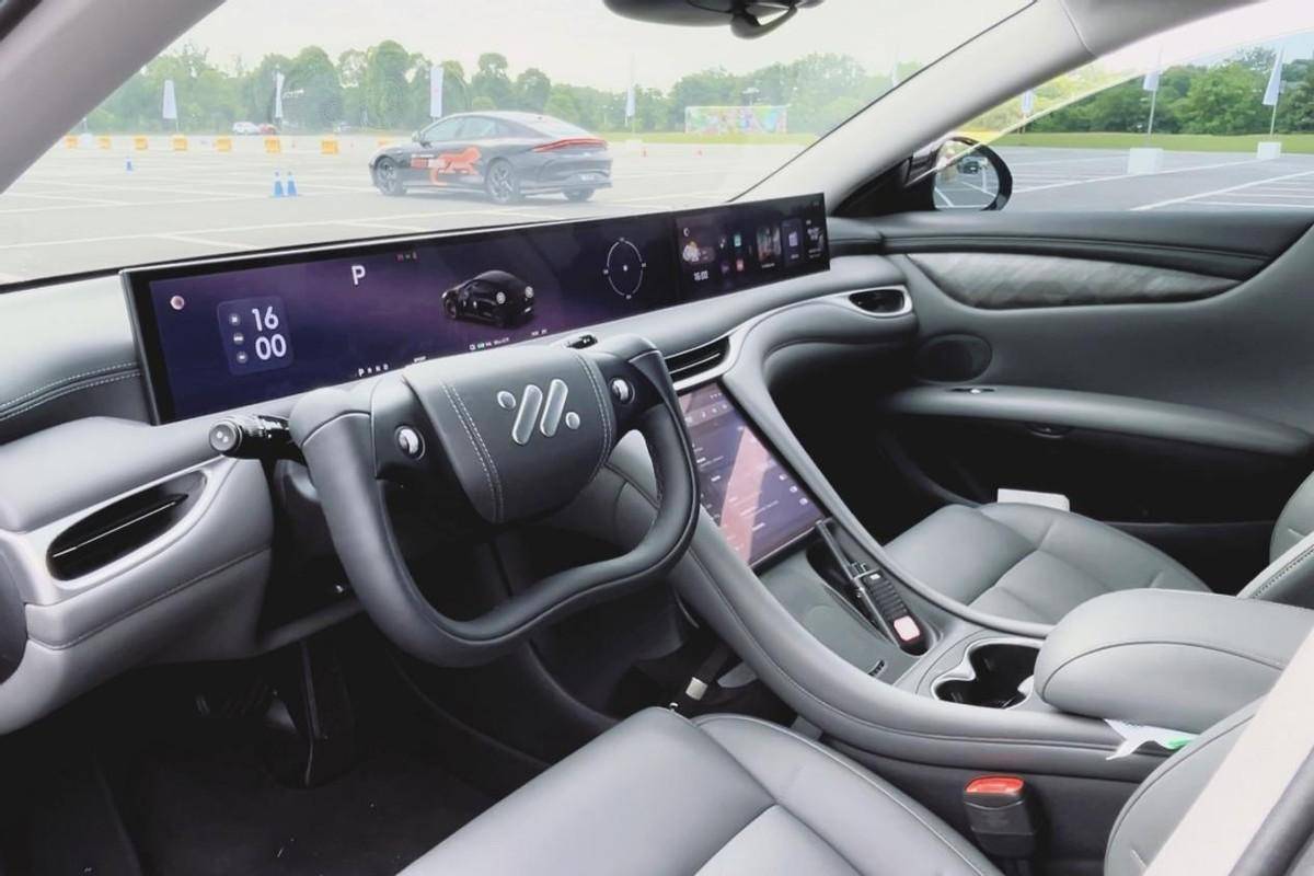 “百萬級”配置上身,智己L6入門即滿配