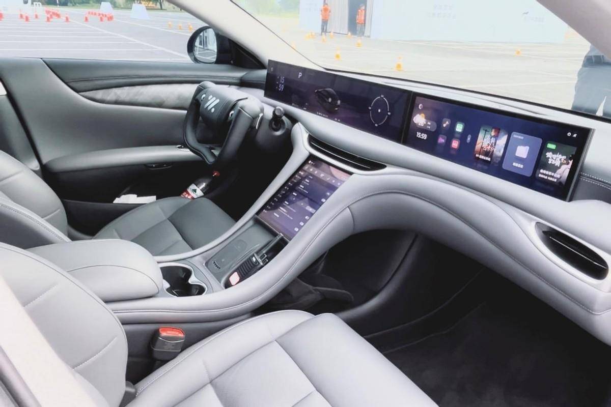 “百萬級”配置上身,智己L6入門即滿配