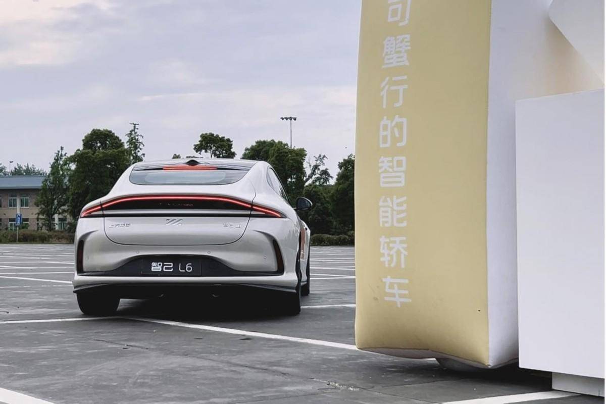 “百萬級”配置上身,智己L6入門即滿配