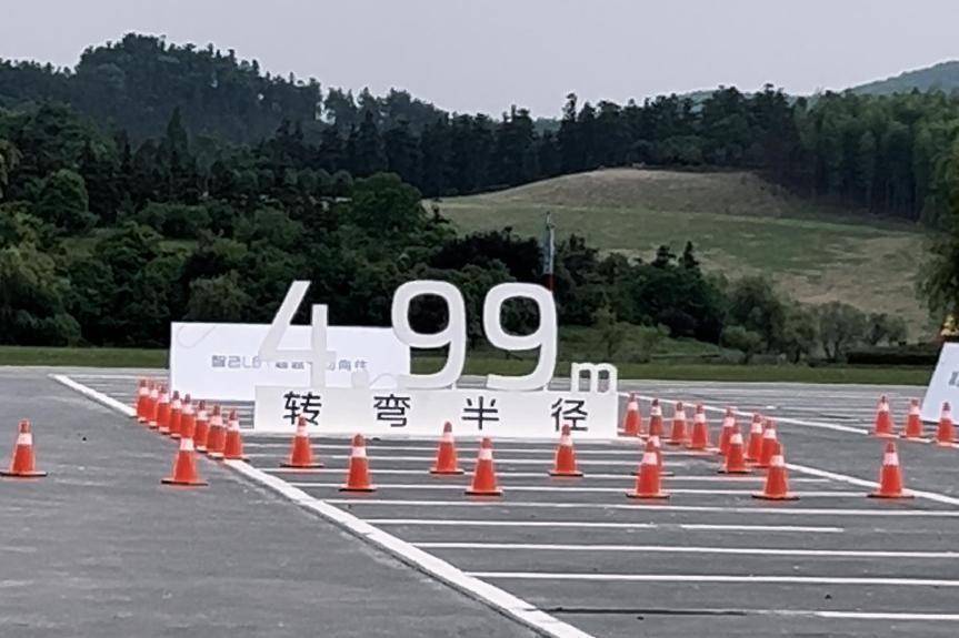 “百萬級”配置上身,智己L6入門即滿配