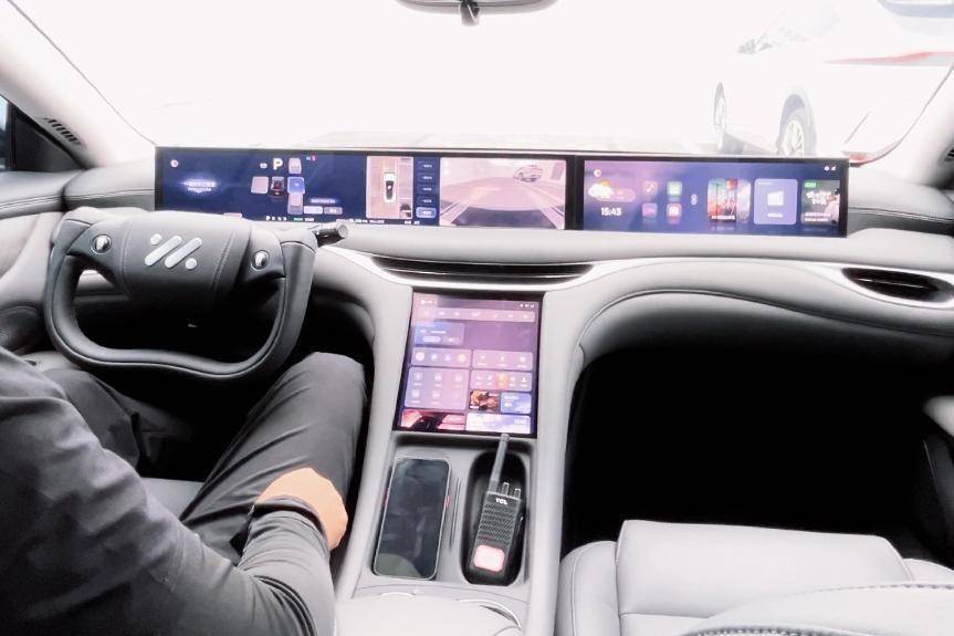 “百萬級”配置上身,智己L6入門即滿配