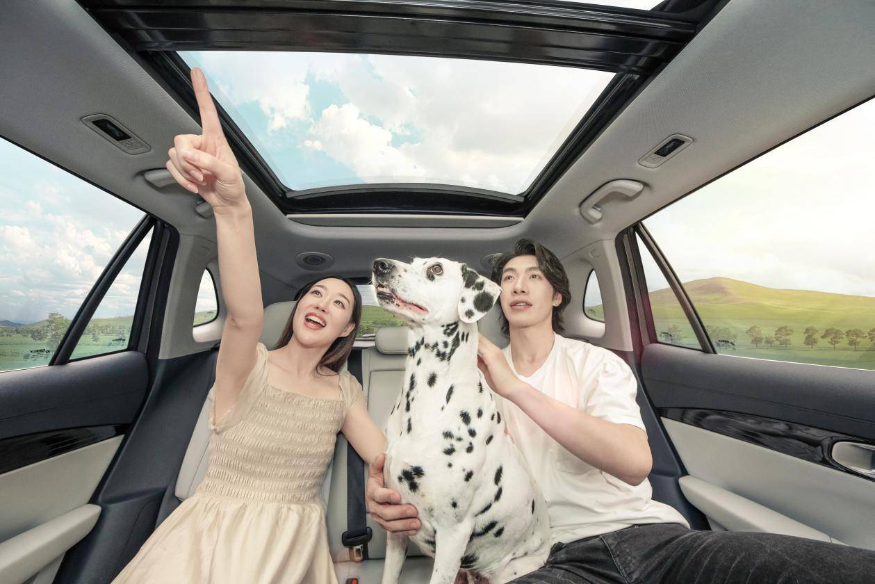 緊湊的定位、中型的尺寸,吉利銀河E5憑什么這么“大”