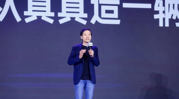 當雷軍與余承東罕見同框,遙遙領先不忘唇槍舌劍