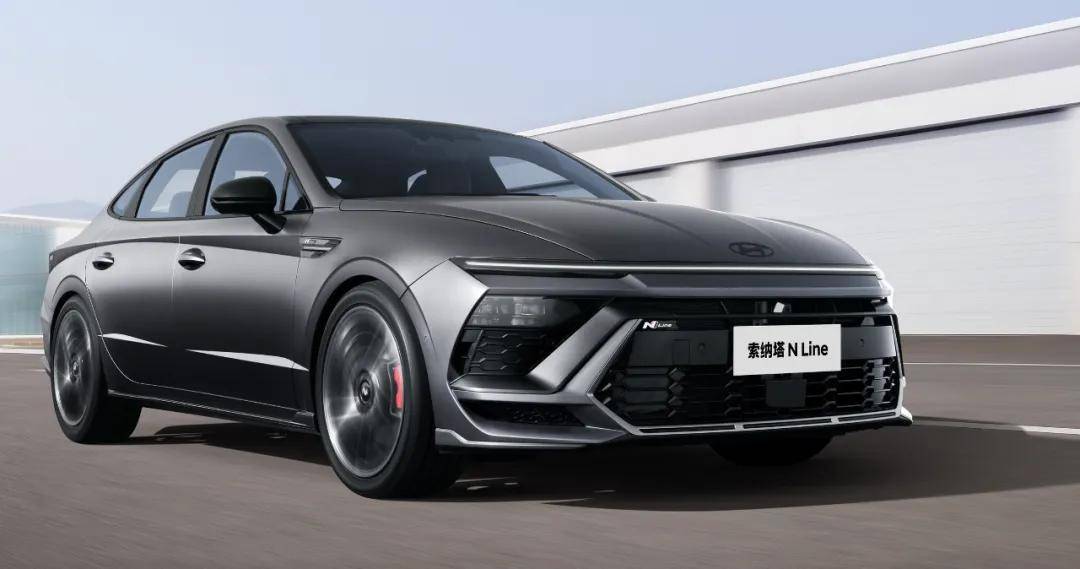 12萬能買合資B級車,還有2.0T大馬力可選,這兩臺車值得入手