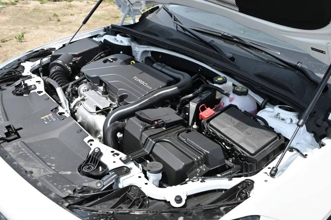 12萬能買合資B級車,還有2.0T大馬力可選,這兩臺車值得入手