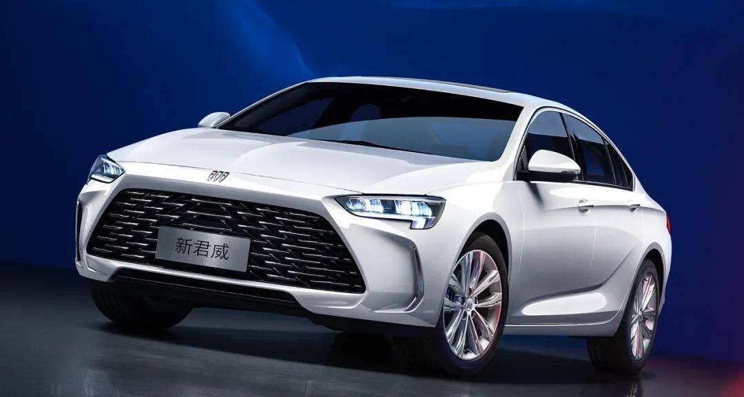 12萬能買合資B級車,還有2.0T大馬力可選,這兩臺車值得入手