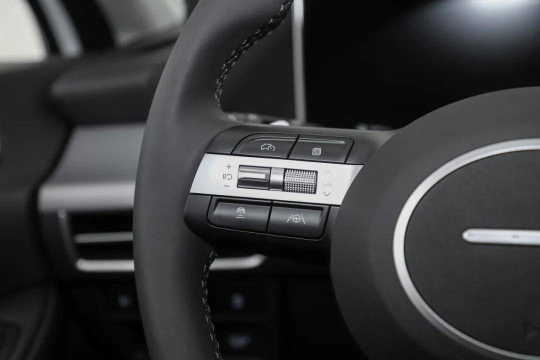 12萬能買合資B級車,還有2.0T大馬力可選,這兩臺車值得入手