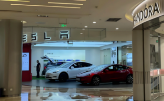 問界老車主“背刺”,歸根結底還是競爭過度惹的禍!