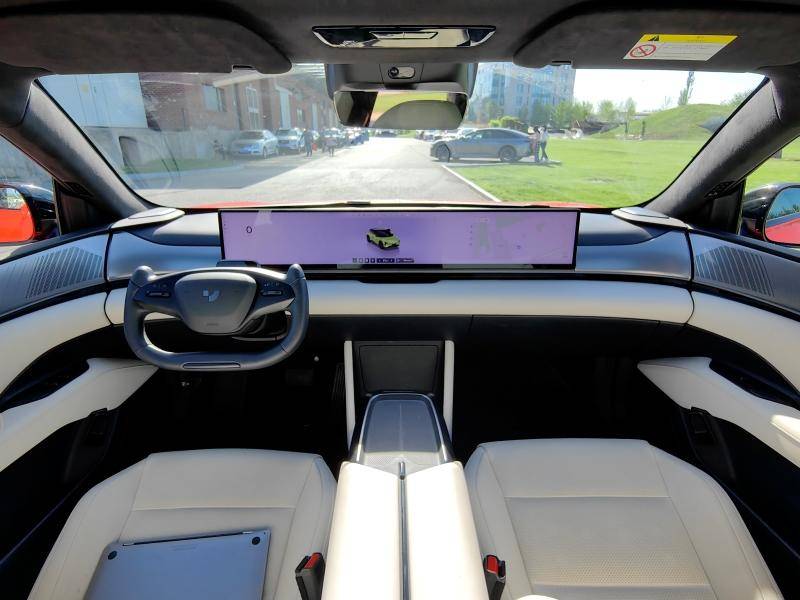 新能源下一站是卷腦子 極越01是否玩票還得親自試試