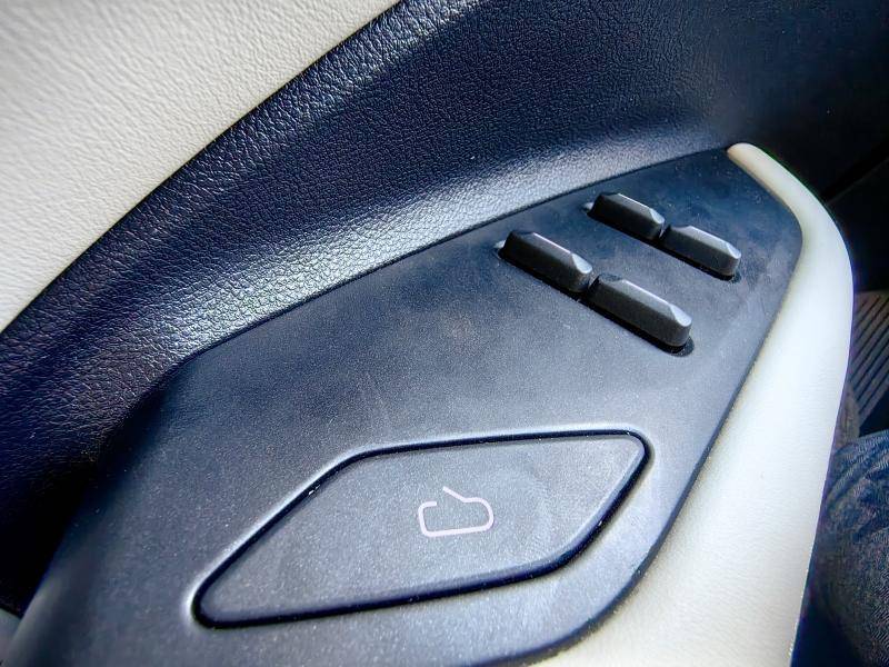 新能源下一站是卷腦子 極越01是否玩票還得親自試試