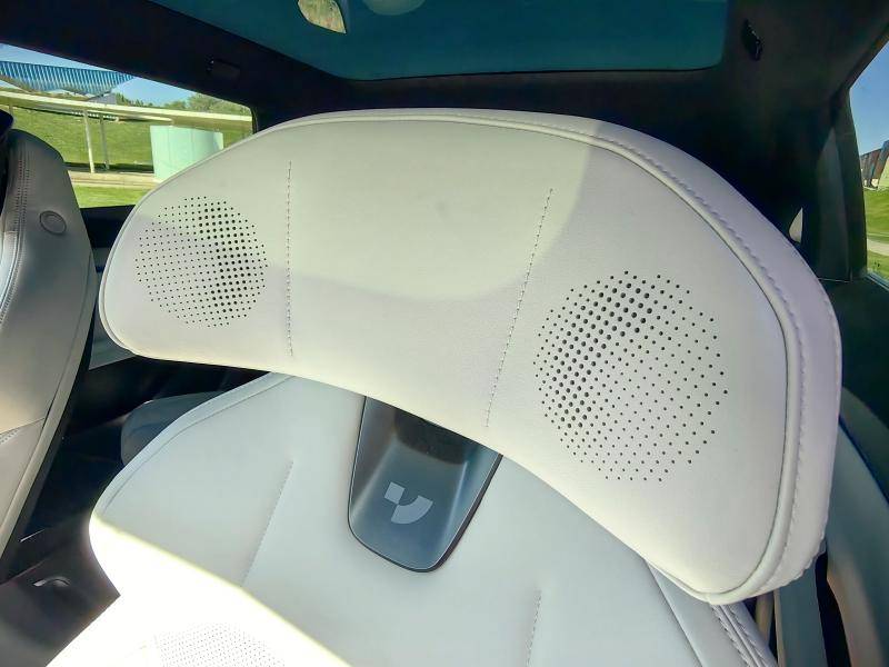 新能源下一站是卷腦子 極越01是否玩票還得親自試試