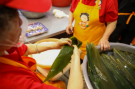端午粽香情更濃!上海市徐匯區(qū)志愿者團(tuán)隊(duì)送來(lái)千只粽