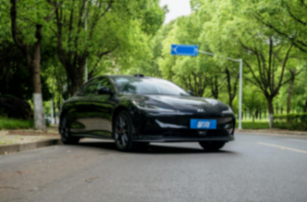 智己L6 Max VS 極氪007:高性能電動車巔峰對決