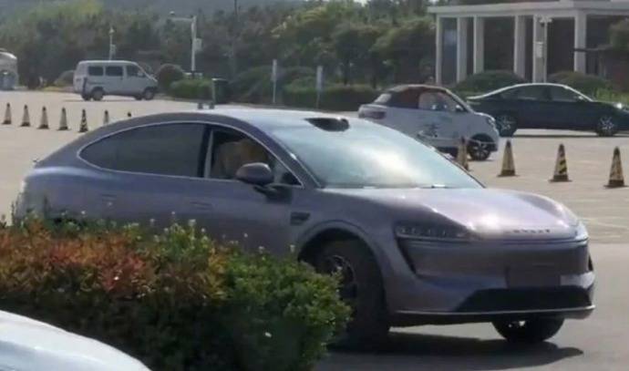 號(hào)稱Model Y最強(qiáng)對手?智界S9無偽裝諜照曝光!最快第二季度上市