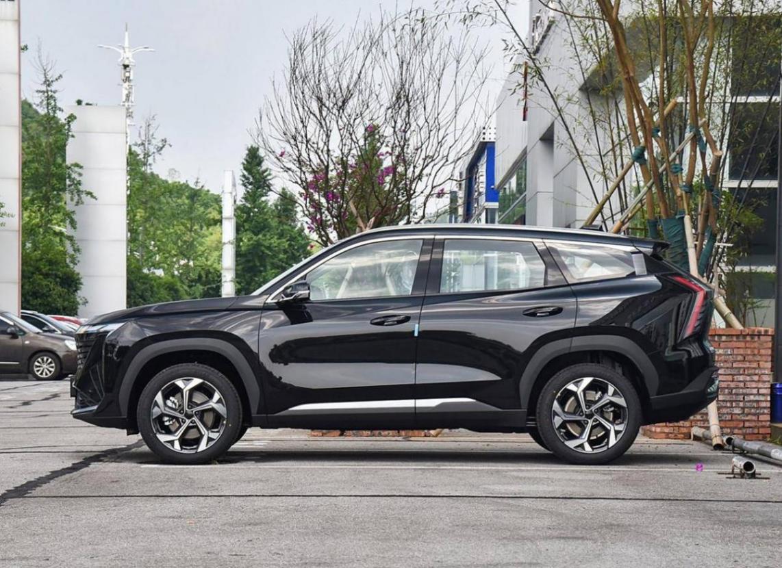 吉利撬開合資SUV大門的車型,博越L有很多類似新能源的設(shè)計(jì)