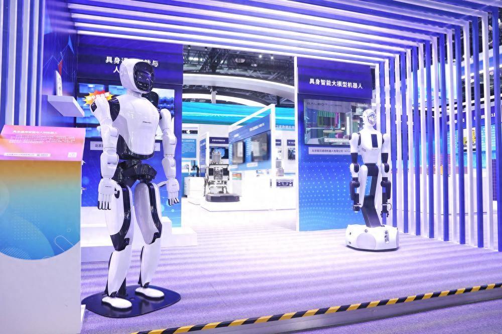 安卓時刻已至,“人機共生”還遠嗎?