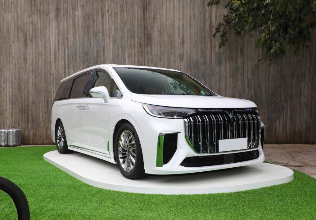 插混MPV“五星戰(zhàn)士”是它!新嵐圖夢想家對比別克GL8