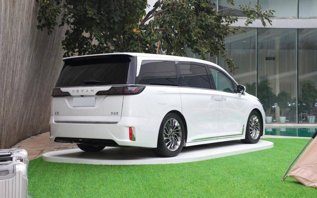 插混MPV“五星戰(zhàn)士”是它!新嵐圖夢想家對比別克GL8