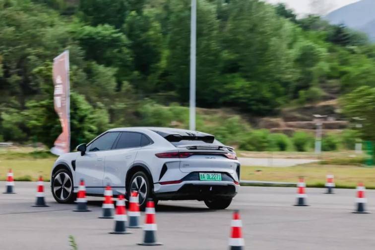 “先鋒1+1”解鎖B級先鋒獵裝SUV宋L的寶藏實力啦!