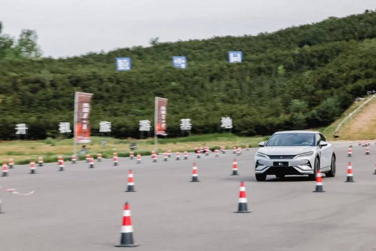 “先鋒1+1”解鎖B級先鋒獵裝SUV宋L的寶藏實力啦!