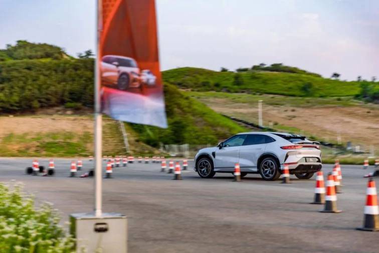 “先鋒1+1”解鎖B級先鋒獵裝SUV宋L的寶藏實力啦!