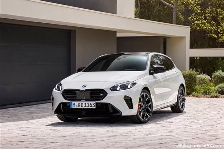 極速250km/h,中期改款寶馬1系官圖發(fā)布,內(nèi)外大變樣