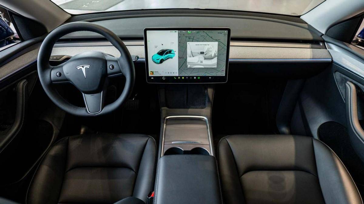 全新問界M5與特斯拉Model Y,誰將引領電動SUV新潮流?