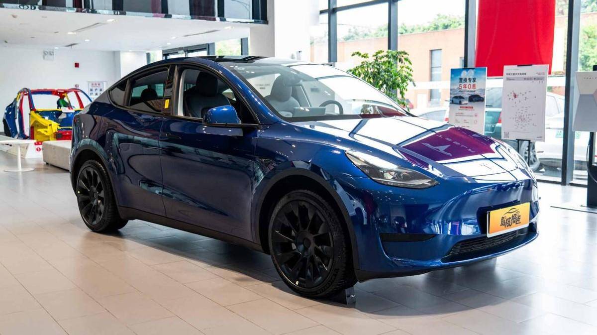 全新問界M5與特斯拉Model Y,誰將引領電動SUV新潮流?