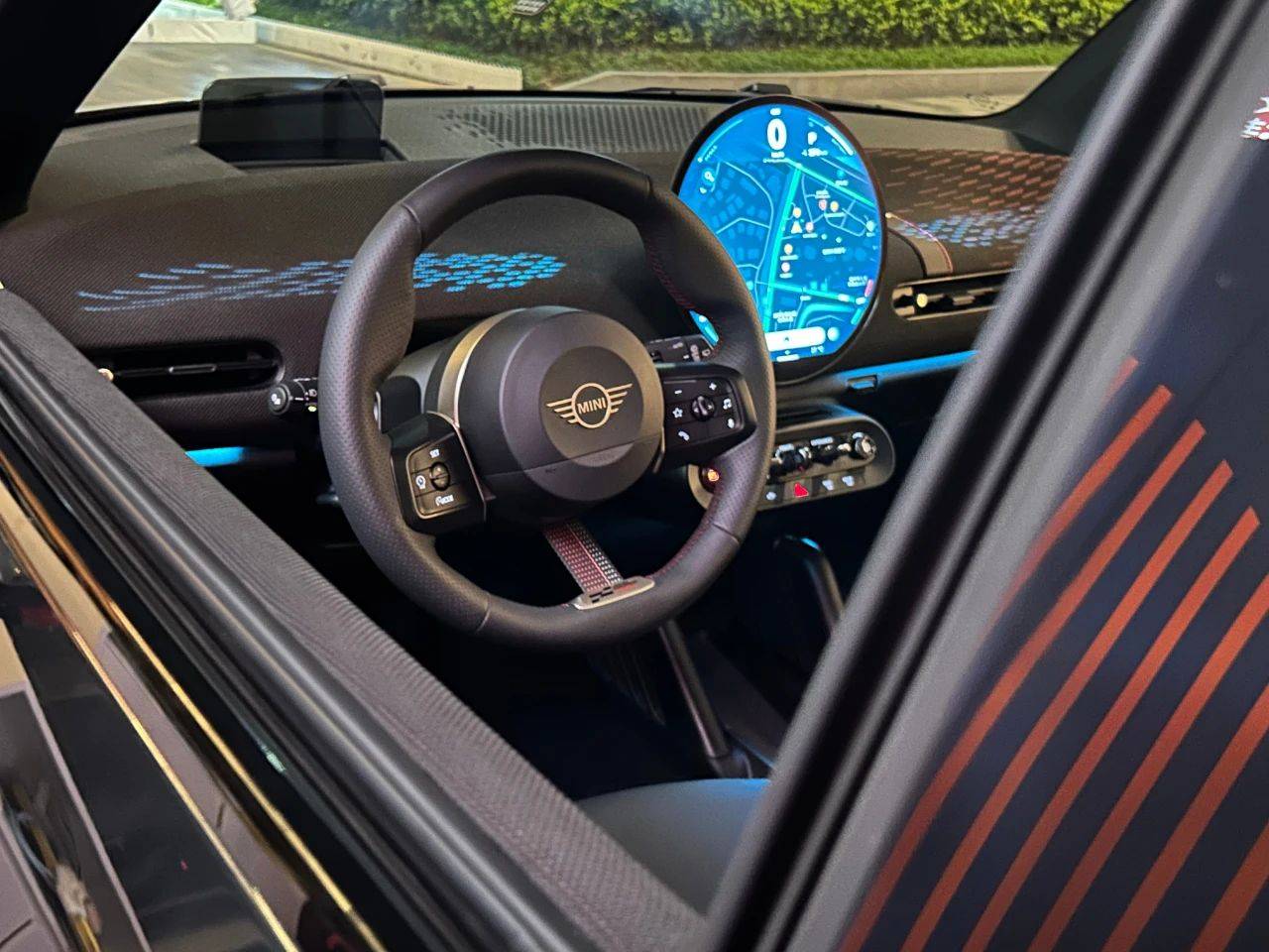 實(shí)拍純電動(dòng)MINI COOPER SE:什么是經(jīng)典的有效傳承?這就是