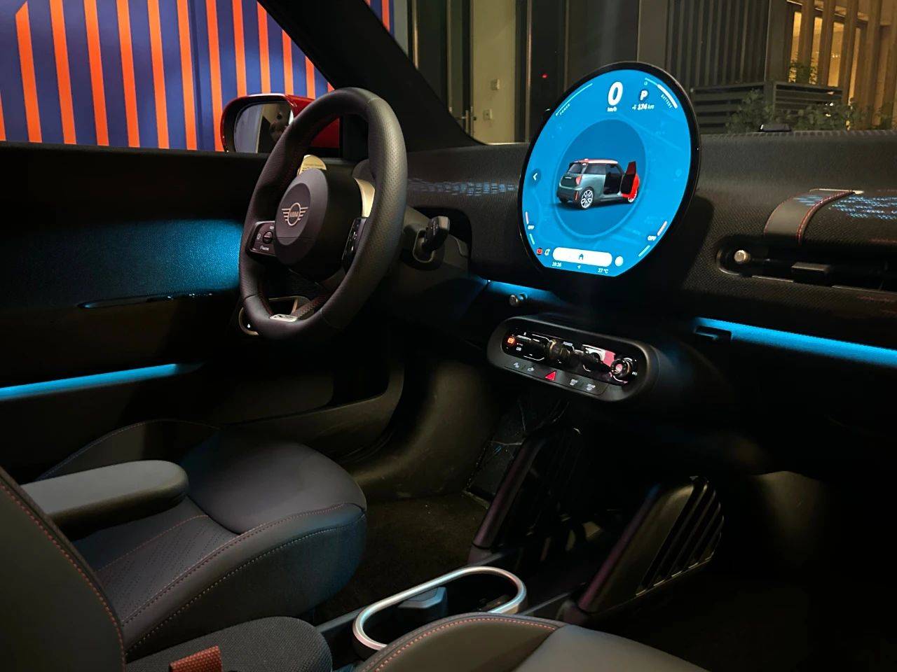 實(shí)拍純電動(dòng)MINI COOPER SE:什么是經(jīng)典的有效傳承?這就是