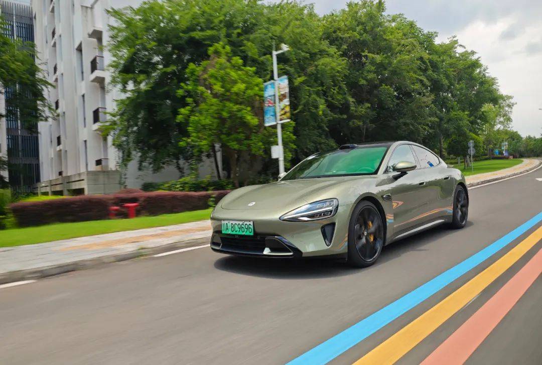 試駕小米SU7:拋開智能化不談,機械素質就能值30萬元?