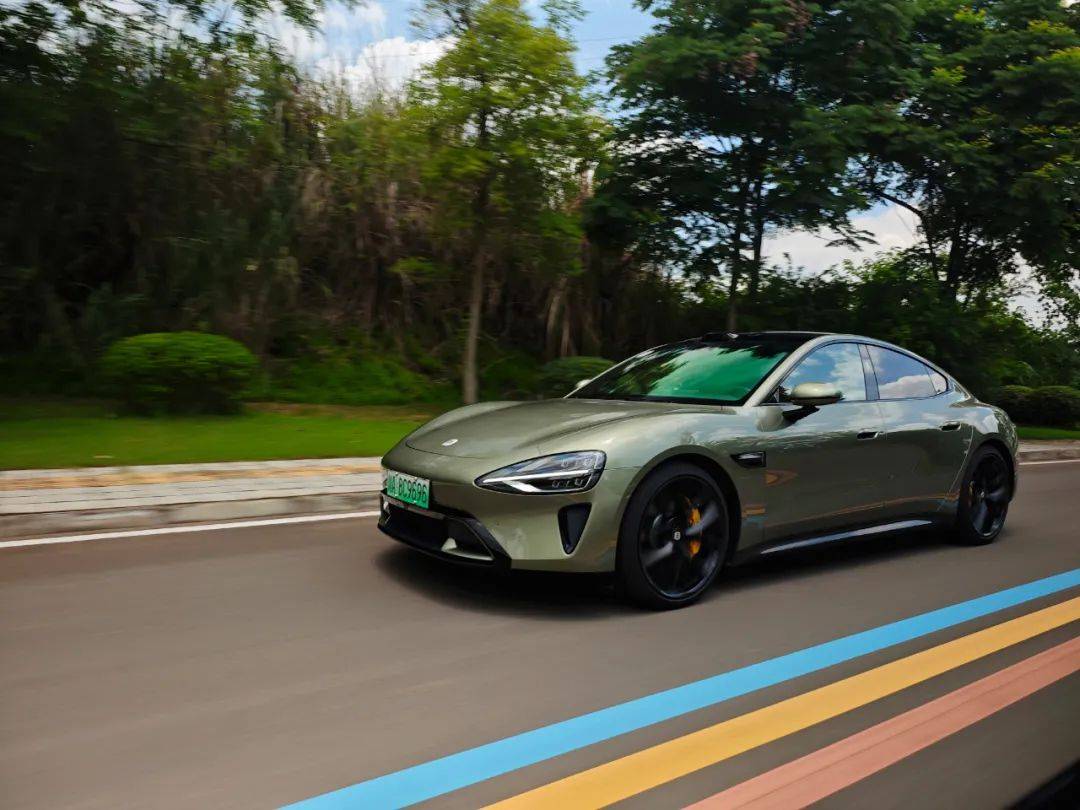 試駕小米SU7:拋開智能化不談,機械素質就能值30萬元?