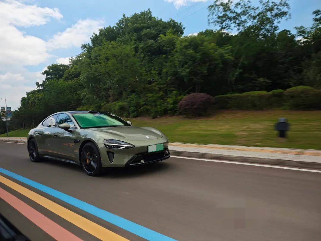 試駕小米SU7:拋開智能化不談,機械素質就能值30萬元?