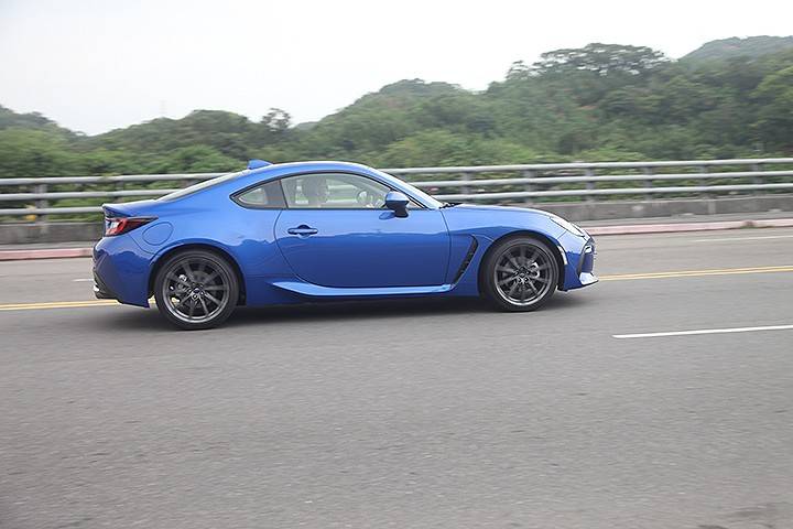 還是手動帶勁,試駕2024款斯巴魯BRZ