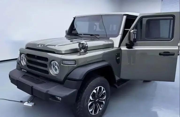 北汽制造212實(shí)車圖!帥氣十足!設(shè)計(jì)經(jīng)典,年底上市?