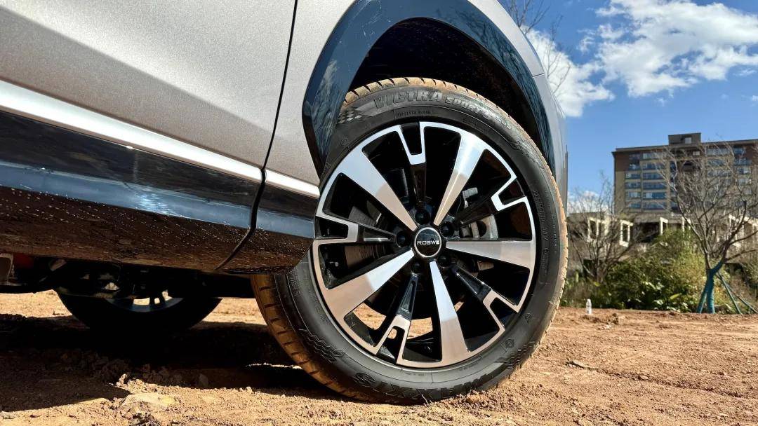 誰才是10萬級混動SUV實力標桿?榮威D5X DMH對比宋Plus DM-i