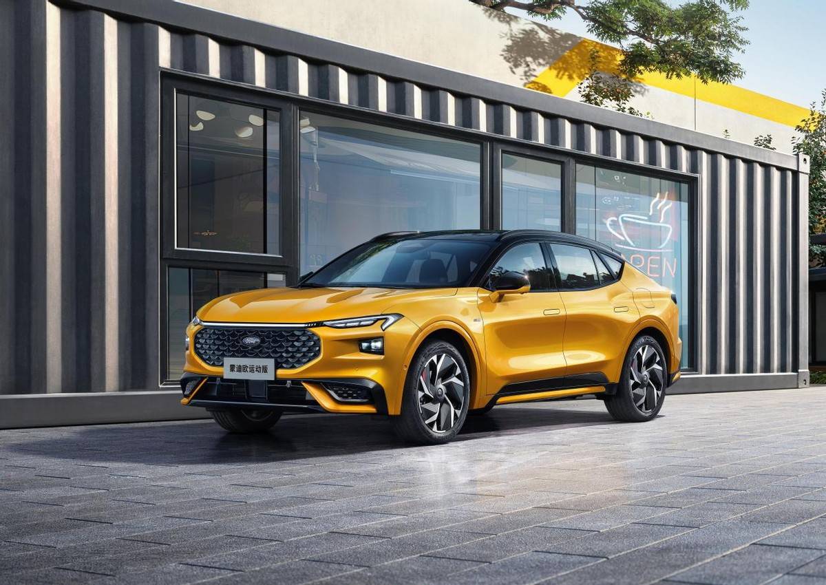 運(yùn)動(dòng)中型車標(biāo)桿再升級(jí)!搭載2.0T大功率混動(dòng)總成,又快又省油