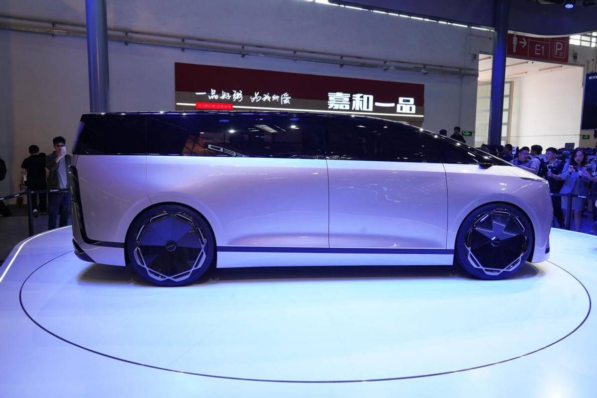 奇 瑞入局MPV市場,全新星途E08曝光,一體化車身+一體化座椅