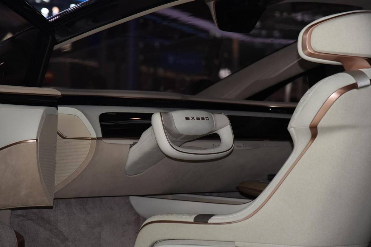 奇 瑞入局MPV市場,全新星途E08曝光,一體化車身+一體化座椅