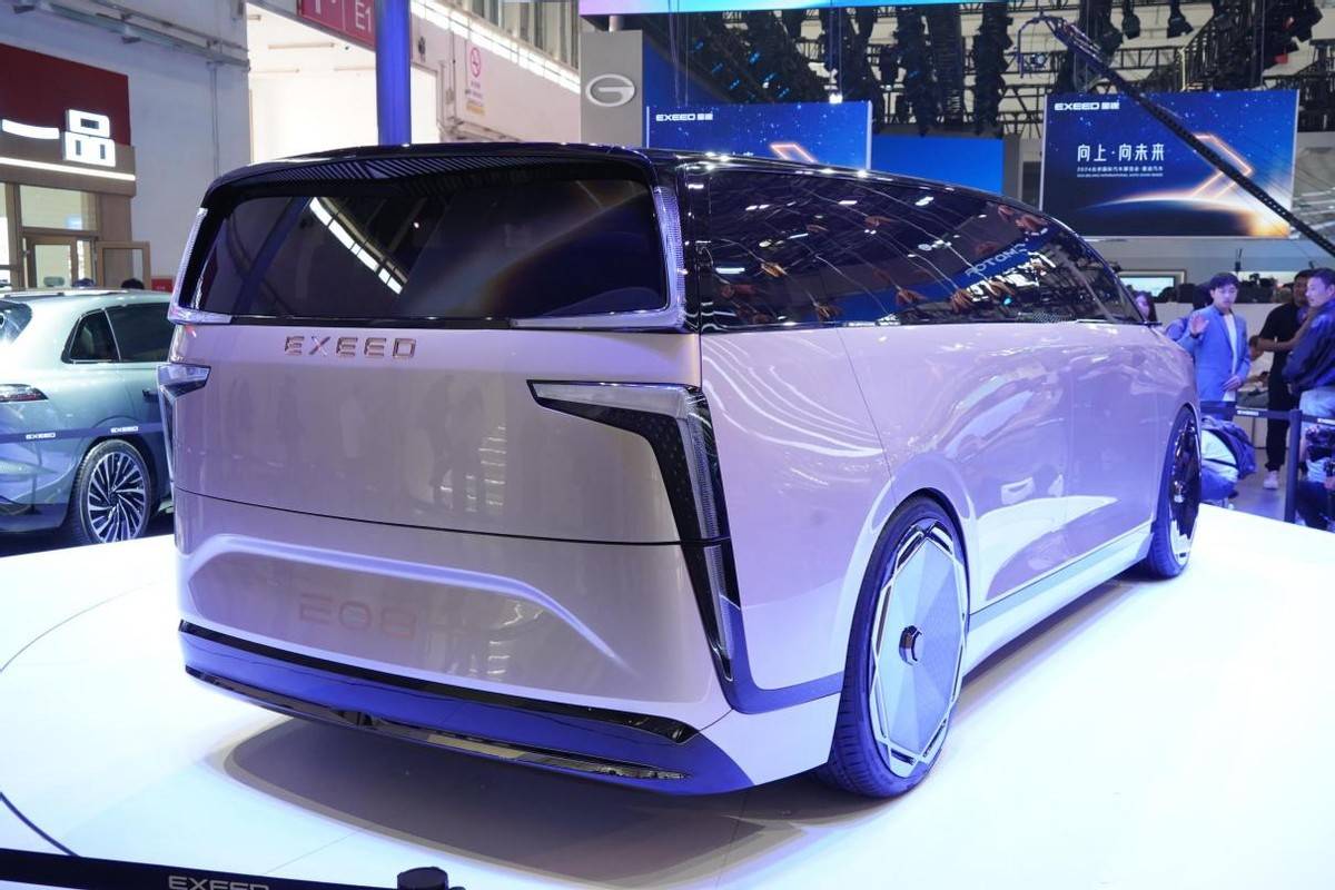 奇 瑞入局MPV市場,全新星途E08曝光,一體化車身+一體化座椅