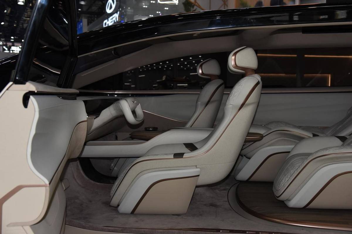 奇 瑞入局MPV市場,全新星途E08曝光,一體化車身+一體化座椅