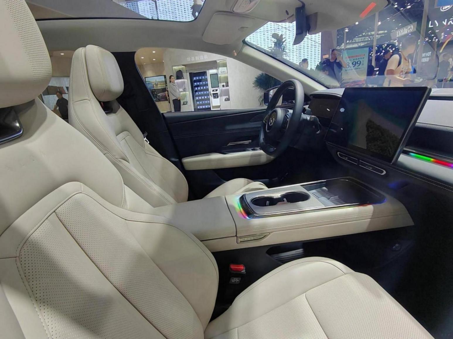 絕不“千人一面”,電動(dòng)化時(shí)代的馬自達(dá),EZ-6依然無(wú)法被模仿