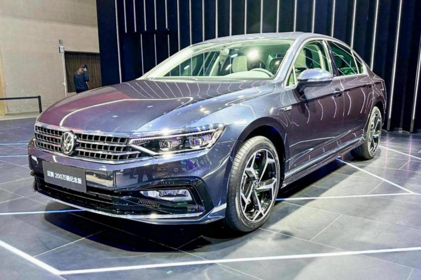 全新邁騰6月將上市!老款現(xiàn)優(yōu)惠近4萬,該等新還是選舊?