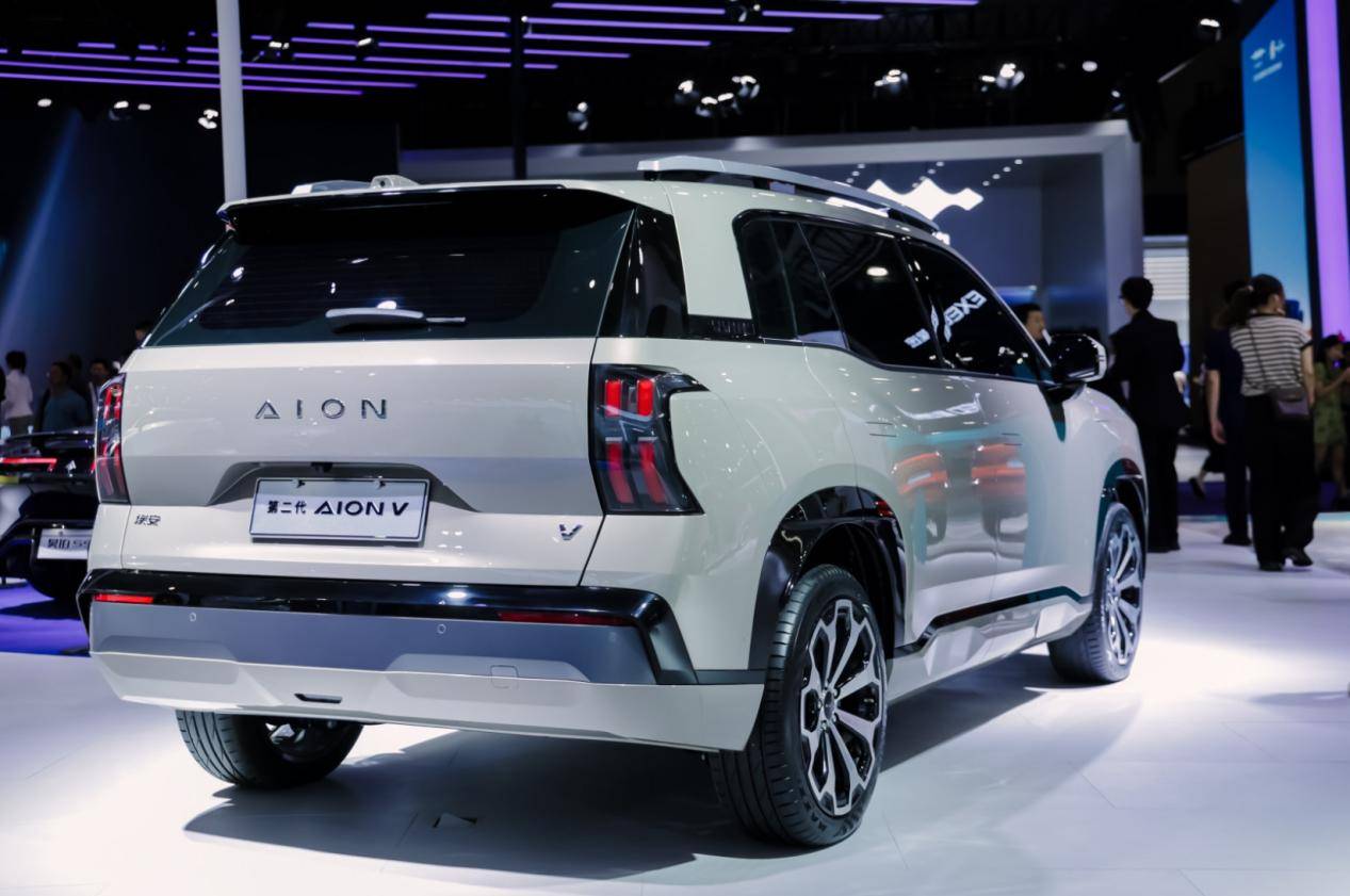 創新設計、750km續航、高階智駕,埃安霸王龍威震重慶車展