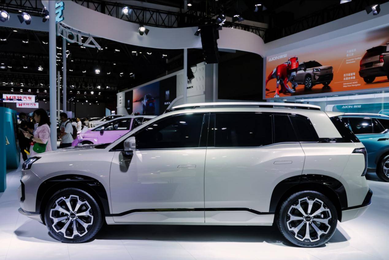 創新設計、750km續航、高階智駕,埃安霸王龍威震重慶車展