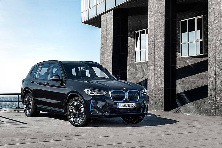 寶馬大改款X3外觀公開(kāi),這大鼻孔造型你如何判讀?