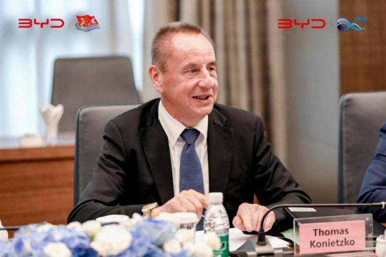 龍舟入奧 比亞迪與國際皮劃艇聯合會和中國皮劃艇協會簽約合作