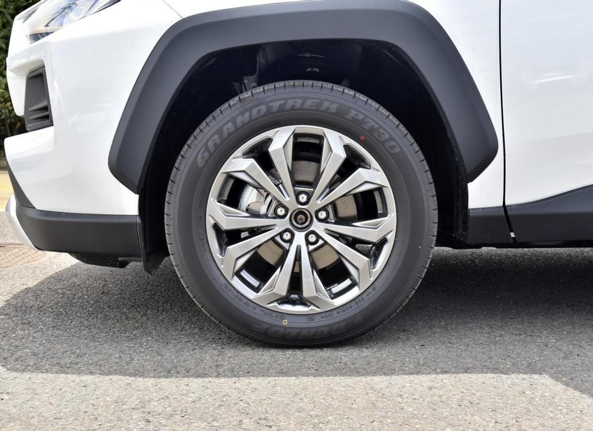 豐田榮放原本很省油,但比亞迪DM-i一出,就不那么省油了