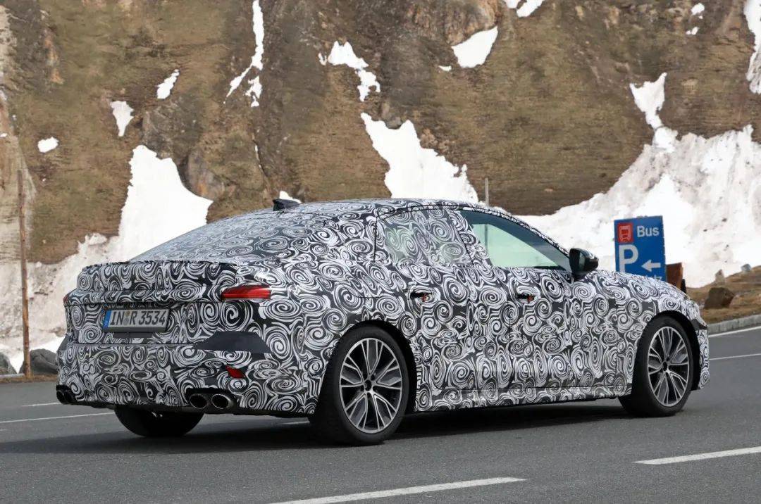 續寫油車故事,奔馳S級和AMG GLE再改款